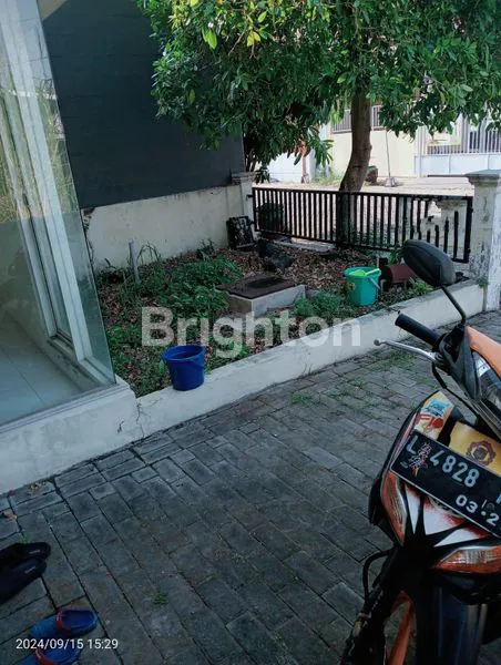 image RUMAH SECOND RASA BARU GOLDEN BERRY REGENCY MENGANTI GRESIK RUMAH MUNGIL MINIMALIS COCOK UNTUK KELUARGA MUDA (2)