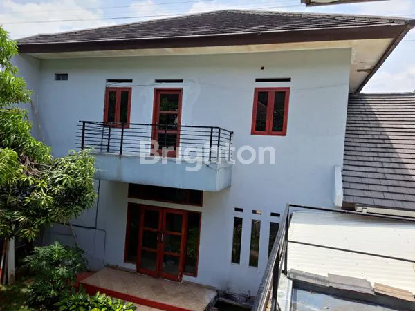 image RUMAH BATUNUNGGAL SOEKARNO HATTA SIAP HUNI 2 LANTAI HALAMAN LUAS (2)