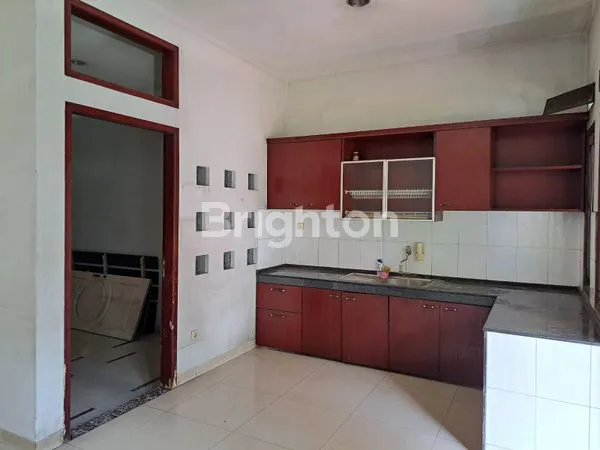 image RUMAH BATUNUNGGAL SOEKARNO HATTA SIAP HUNI 2 LANTAI HALAMAN LUAS (4)