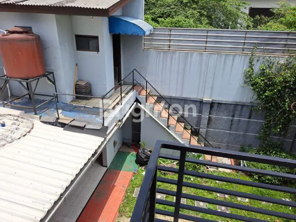 image RUMAH BATUNUNGGAL SOEKARNO HATTA SIAP HUNI 2 LANTAI HALAMAN LUAS (5)