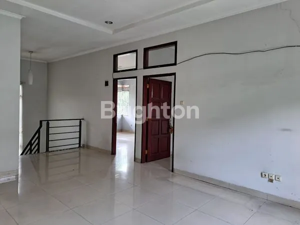 image RUMAH BATUNUNGGAL SOEKARNO HATTA SIAP HUNI 2 LANTAI HALAMAN LUAS (8)