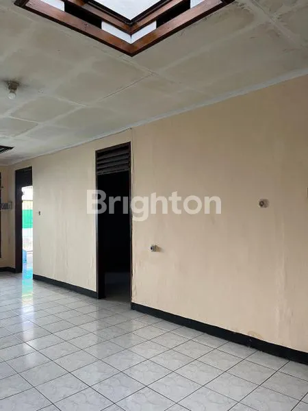 image RUMAH LAMA BUTUH RENOV LOKASI STRATEGIS DI KALIBATA (5)