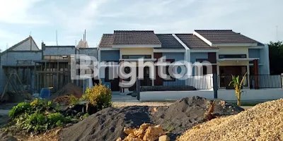 image RUMAH BARU GRESS SIAP HUNI (1)