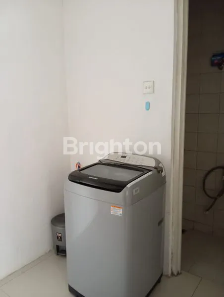 image APARTEMEN LUAS LENGKAP FULLY FURNISHED DI TENGAH KOTA (7)