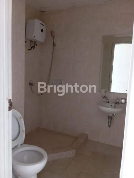 image APARTEMEN LUAS LENGKAP FULLY FURNISHED DI TENGAH KOTA (5)