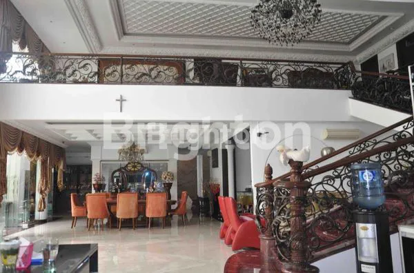 image SUPER DISKON 8 MILIAR!! RUMAH MEWAH JAKARTA SELATAN DARI RP 30 MILIAR KINI HANYA RP 22 MILIAR! (7)