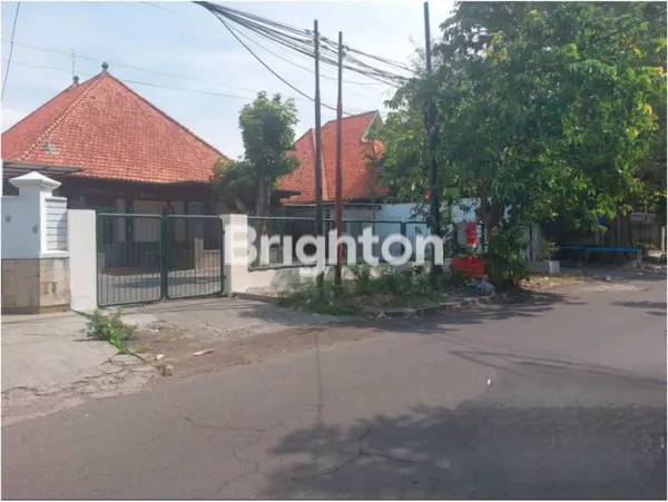 image RUMAH VINTAGE TENGAH KOTA SURABAYA (1)