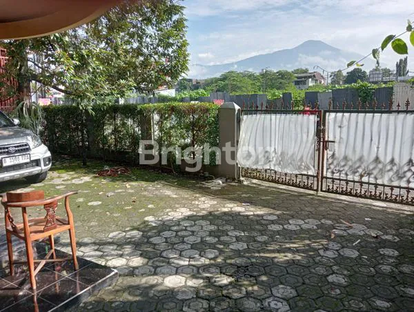 RUMAH ASRI DAN NYAMAN DI JALAN RAYA PURWOKERTO