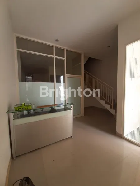 image RUMAH FULL FURNISH DAERAH MANYAR DEKAT PETRA MANYAR, DEKAT MONTESSORY SCHOOL DEKAT UNTAG DEKAT KLAMPIS (2)