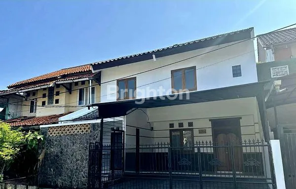 image RUMAH MODERN MINIMALIS BARU RENOV DI CLUSTER CIPUTAT (1)