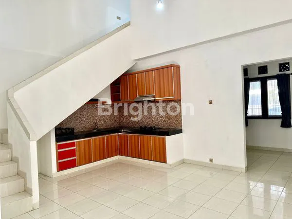 image RUMAH MODERN MINIMALIS BARU RENOV DI CLUSTER CIPUTAT (3)