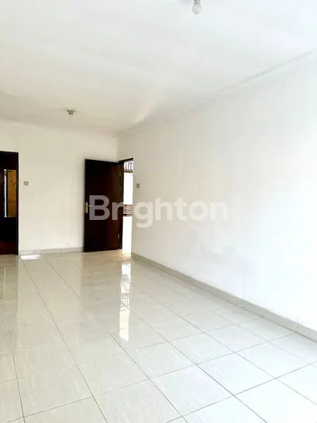 image RUMAH MODERN MINIMALIS BARU RENOV DI CLUSTER CIPUTAT (7)