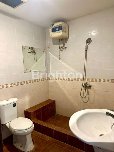 image RUMAH MODERN MINIMALIS BARU RENOV DI CLUSTER CIPUTAT (8)