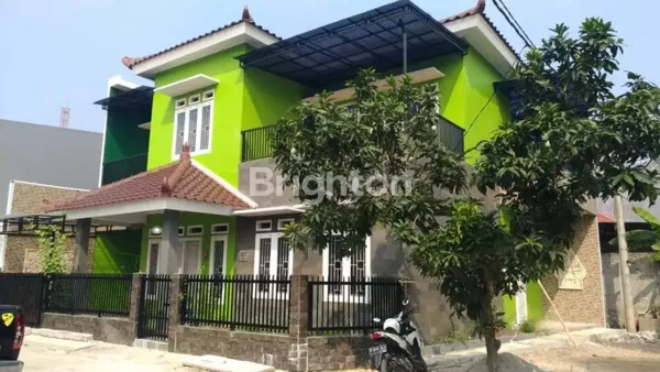 image RUMAH 2 LANTAI TAMAN ROYAL 3 TANGERANG (2)