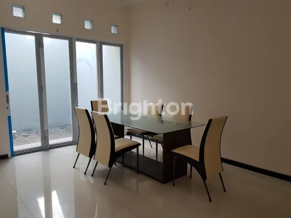 image RUMAH SIAP HUNI SUKOLILO DIAN REGENCY DEKAT KAMPUS ITS, HANGTUAH, MULYOSARI, PAKUWON CITY MALL, KOALA REGENCY, ARAYA, PURI GALAXY, GALAXY MALL, RAYA MERR (6)