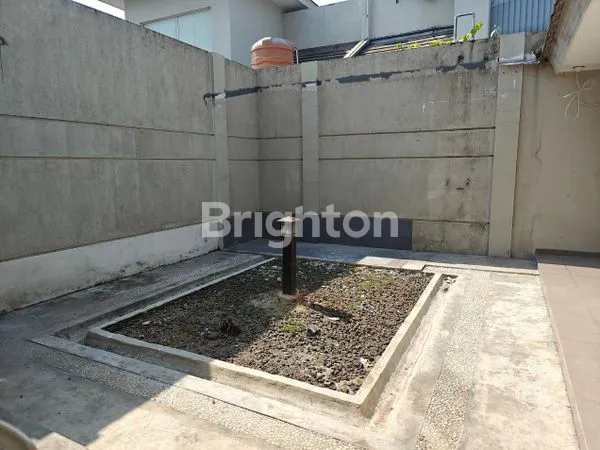 image RUMAH 2 LANTAI SUVARNA SUTRA CLUSTER MAHONI CIKUPA TANGERANG (4)