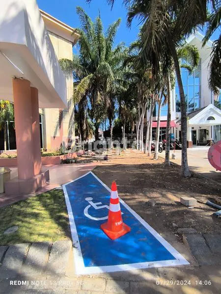 image LAHAN  BEVERLY  (5)