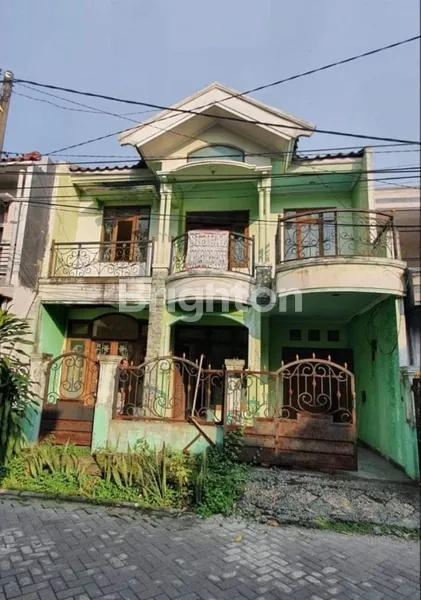 image RUMAH DI KEBRAON UTARA (1)