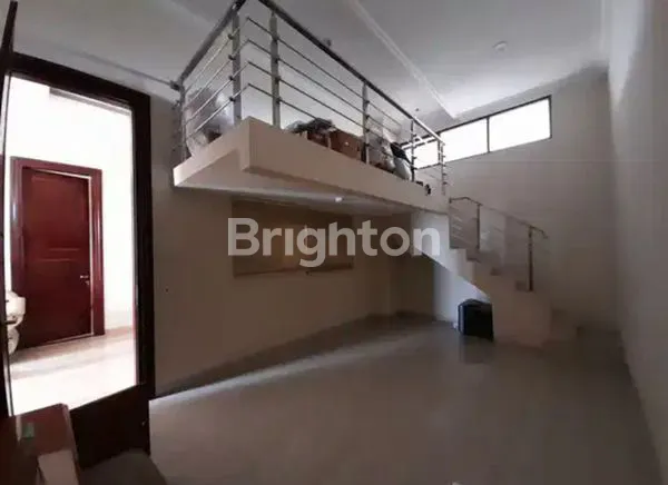 image RUMAH MEWAH 2 LANTAI DI ROYAL PALAIS WISATA BUKIT MAS (7)