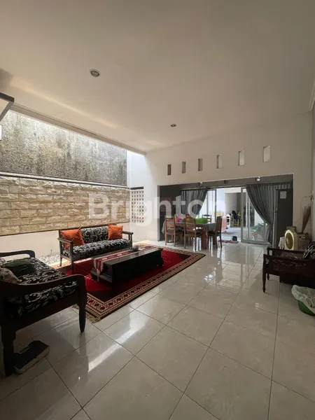 image RUMAH 1 LANTAI DI GAYUNGSARI SURABAYA (4)