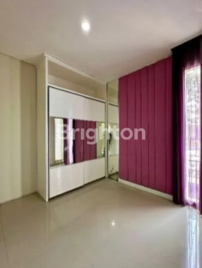 image RUMAH GREENHILL CITRALAND 2 LANTAI SEMI FURNISHED INTERIOR BAGUS DAN BERSIH CLUSTER NYAMAN DAN ASRI  (6)