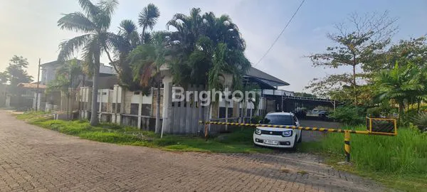 image RUMAH MEWAH POJOK SIYAP HUNI DEKAT BANDARA PURI ANJASMORO SEMARANG BARAT (2)