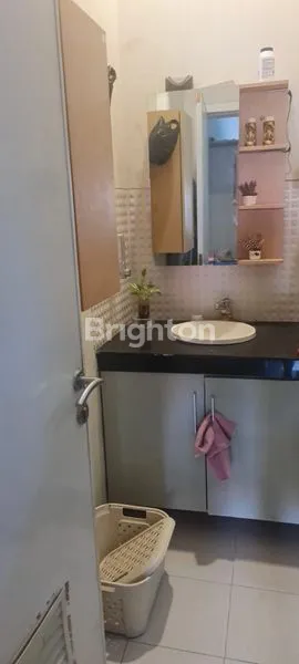 image RUMAH MEWAH POJOK SIYAP HUNI DEKAT BANDARA PURI ANJASMORO SEMARANG BARAT (7)