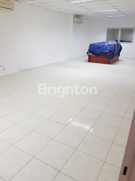 image PERGUDANGAN SAFE N LOCK  LINGKAR TIMUR SIDOARJO 5 MENIT DARI TOL SURABAYA 3 MENIT DARI TOL BARU KALITENGAH 10 MENIT DARI BANDARA JUANDA (5)