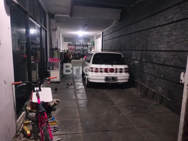 image RUMAH HUNIAN LUAS DI SAYAP GATOT SUBROTO, SUDAH ADA TEMPAT USAHA (4)