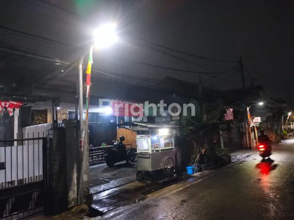 image RUMAH HUNIAN LUAS DI SAYAP GATOT SUBROTO, SUDAH ADA TEMPAT USAHA (6)