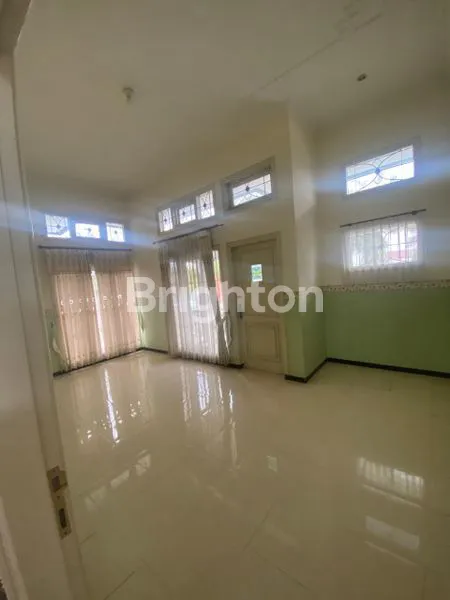 image RUMAH CANTIK DEKAT UNIVERSITAS MUHAMMADIYAH MALANG HARGA NEGO (7)