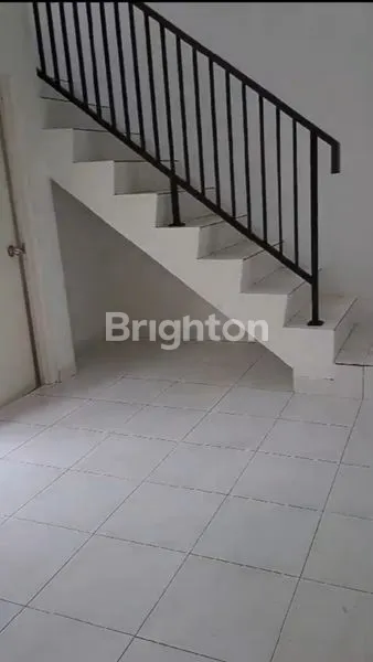 image RUMAH DI JUAL 2 LANTAI LOKASI PERUMAHAN (4)