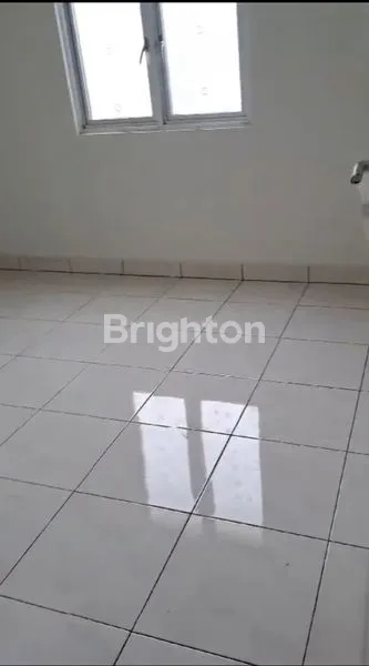 image RUMAH DI JUAL 2 LANTAI LOKASI PERUMAHAN (7)