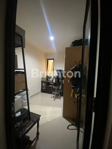 image DI JUAL RUMAH TIGA LANTAI DI KAWASAN GROGOL JAKARTA BARAT  (3)