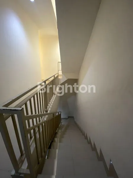 image DI JUAL RUMAH TIGA LANTAI DI KAWASAN GROGOL JAKARTA BARAT  (1)