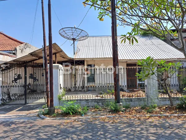 Gambar Property RUNGKUT ASRI RUMAH LAMA HITUNG TANAH LEBAR 15BSELANGKAH KE JALAN KEMBARBRUNGKUT ASRI