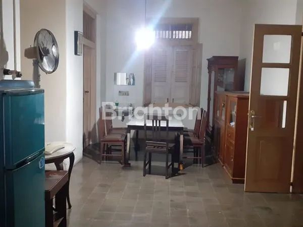 image RUMAH VINTAGE GAYA BELANDA DI BANJAR. LOKASI STRATEGIS. HARGA MASIH NEGO.  (2)