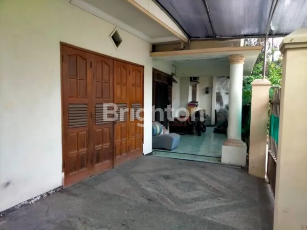 image RUMAH TERAWAT COCOK UNTUK USAHA DARMO PERMAI SELATAN DEKAT HR MUHAMMAD SURABAYA BARAT (2)