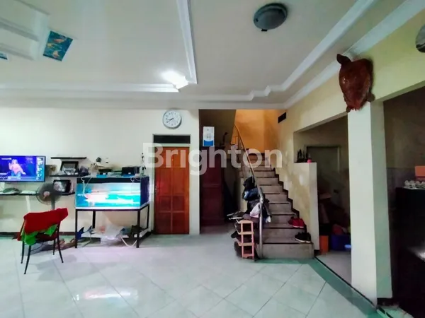 image RUMAH TERAWAT COCOK UNTUK USAHA DARMO PERMAI SELATAN DEKAT HR MUHAMMAD SURABAYA BARAT (4)
