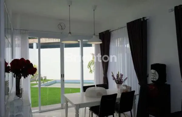 image RUMAH TOWNHOUSE BINTARO ADA SWIMMING POOL LOKASI STRATEGIS DEKAT PINTU TOL (4)