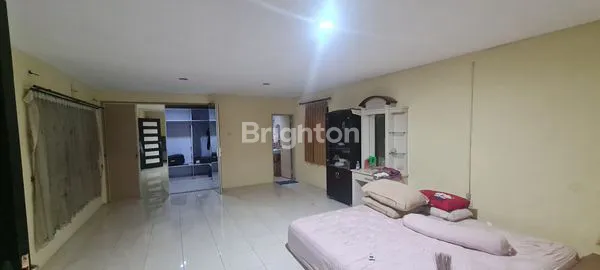 image RUMAH SIAP HUNI 3 LANTAI DI PLAMONGAN SARI SEMARANG (5)