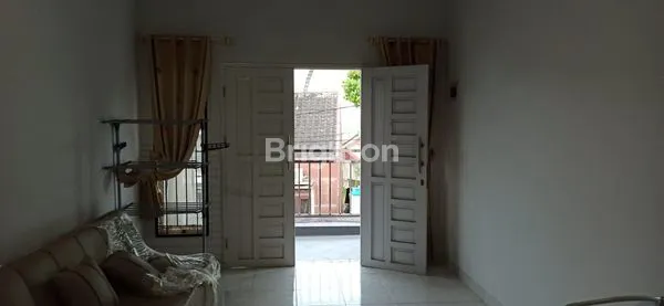 image RUMAH DUA LANTAI DI WIKA (5)