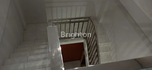 image RUMAH DUA LANTAI DI WIKA (4)