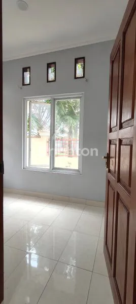 image RUMAH TINGGAL DI SEKTOR 6 GADING SERPONG (3)