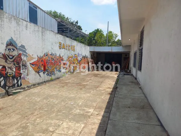 image RUMAH SIAP PAKAI LOKASI JALAN BESAR SEMARANG BARAT (8)