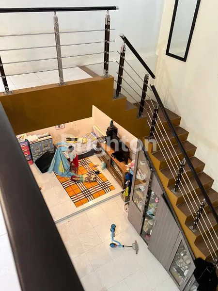 image RUMAH MEWAH 2 LANTAI STRATEGIS BANYUMANIK SEMARANG (3)