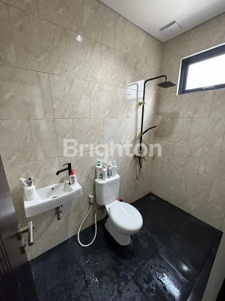 image RUMAH SECONDARY RASA BARU DI GOLDEN PARK 3 SERPONG FULL FURNISHED  (6)