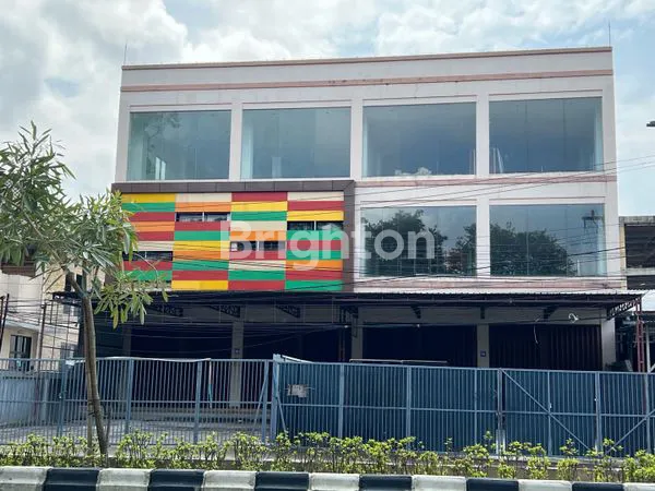 image RUKO 2 PINTU 3 LANTAI POSISI STRATEGIS DI PINGGIR JALAN MT HARYONO BALIKPAPAN (1)