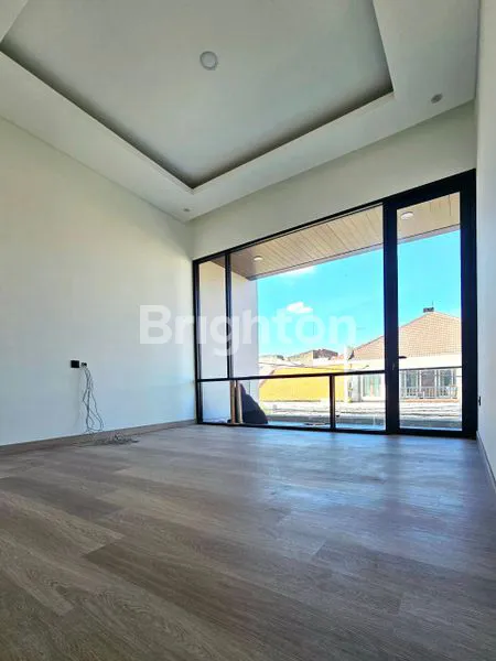 image RUMAH BARU GRESS MEWAH FASILITAS LENGKAP PENCAHAYAAN & SIRKULASI UDARA BAGUS KUPANG SURABAYA DEKAT TOL SATELIT DUKUH KUPANG SUKOMANUNGGAL VOID CEILING TINGGIBONUS KANOPI + SMART DOOR LOCK (1)