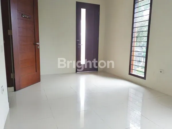 image RUMAH TINGKAT CLUSTER MERTILANG SEKTOR 9 BINTARO JAYA. (5)
